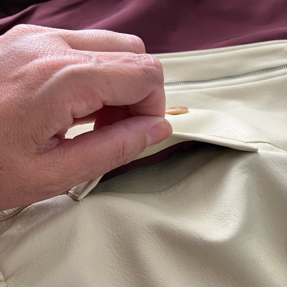 SALE 🛍️Pollini Butter Cream Premium Italian Leather with Fur Collar Vintage Y2K - Picture 9 of 16